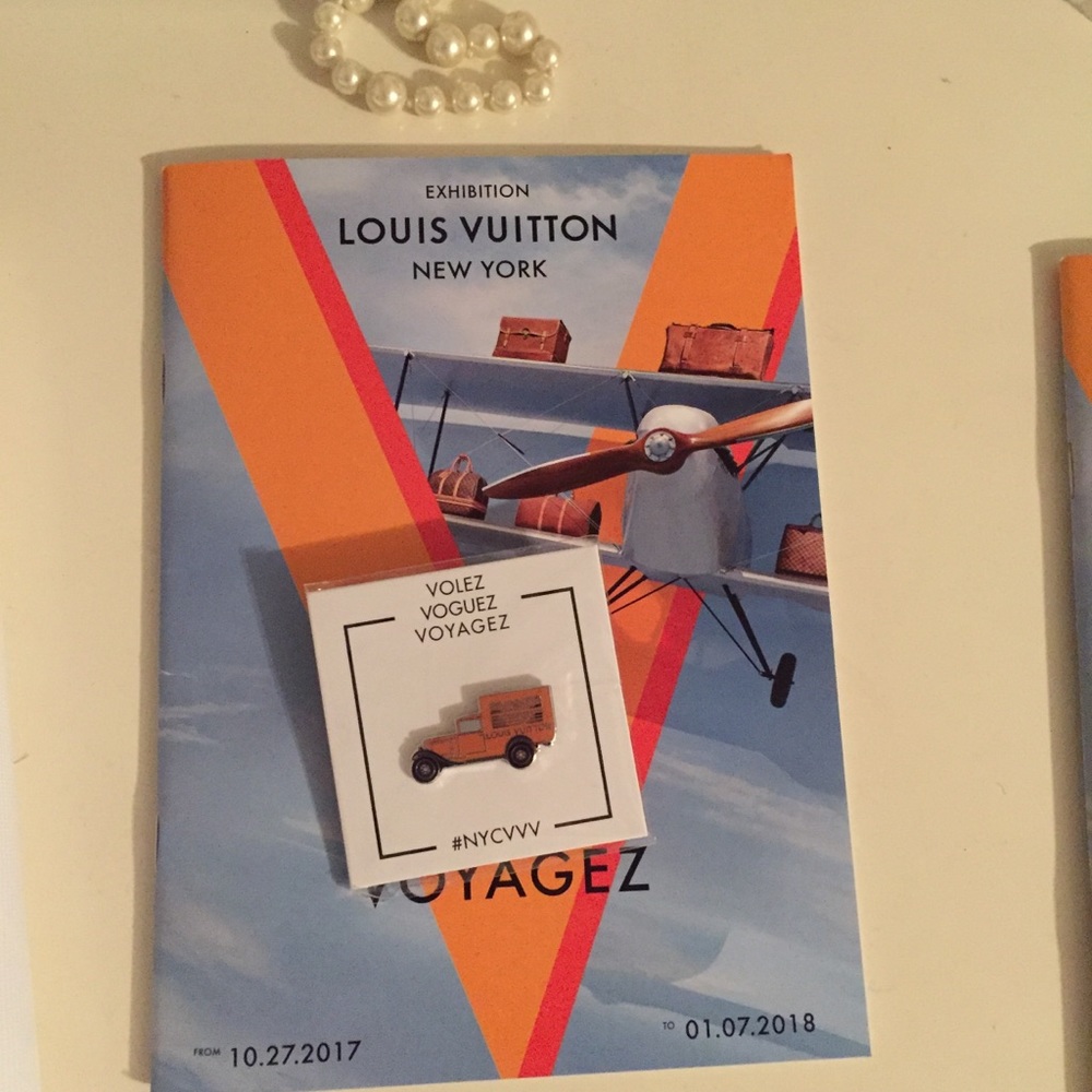 Louis Vuitton Limited Edition Pin New - Picture 1 of 6